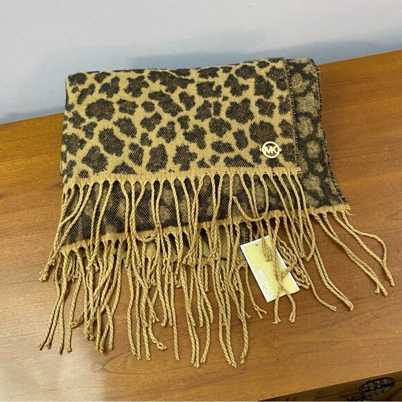 Michael Michael Kors Animal Print Leopard Brown Fringed Scarf NWT - Picture 14 of 14